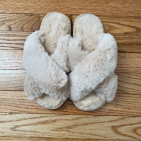 Fuzzy slippers light pink - Picture 1 of 3